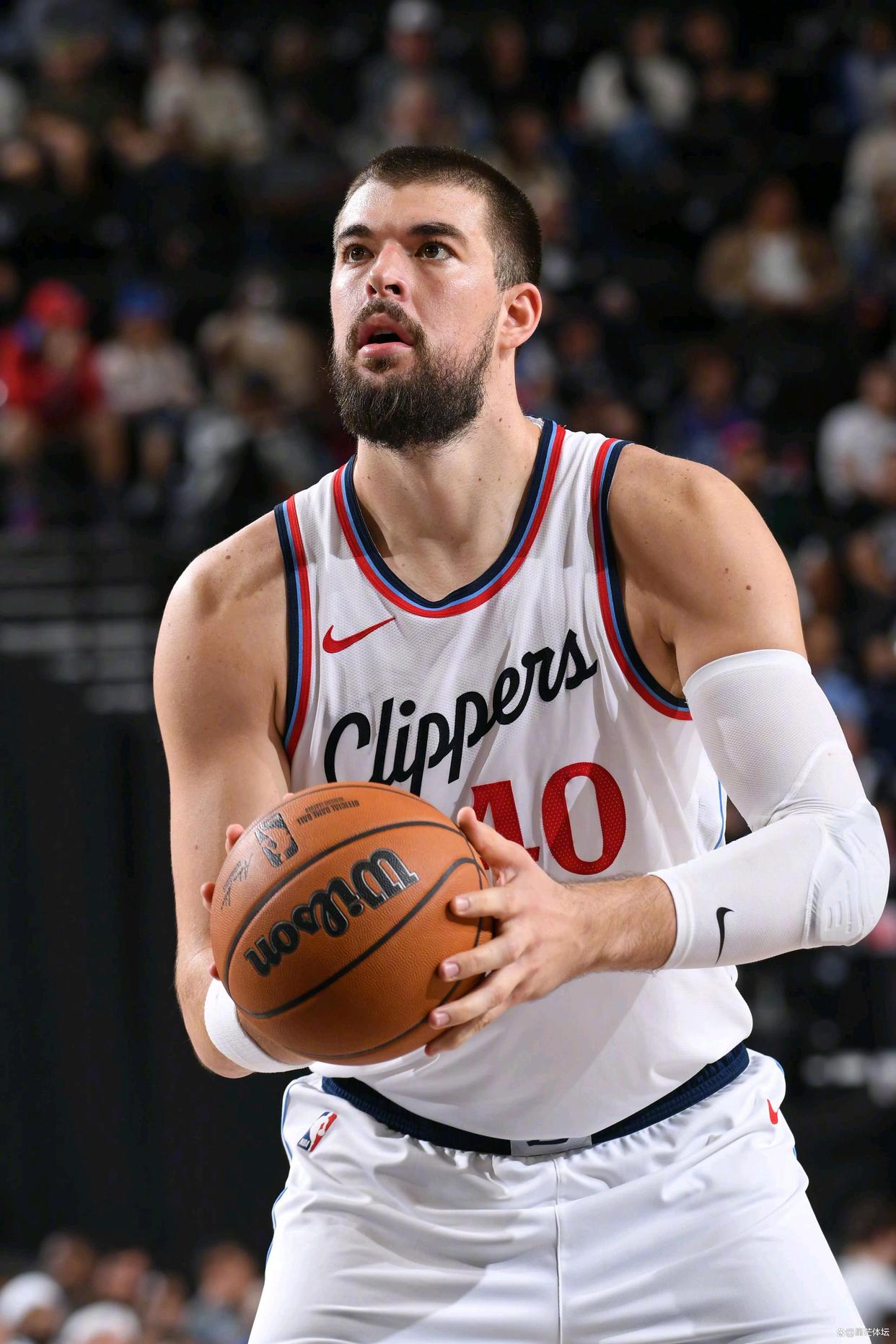 Jiuyou Sports-清晨洛杉矶快船调整名单以备葡超关键时刻华盛顿奇才备战NBA常规赛，清晨阿贾克斯调整名单——欧冠节点到来直接炸裂