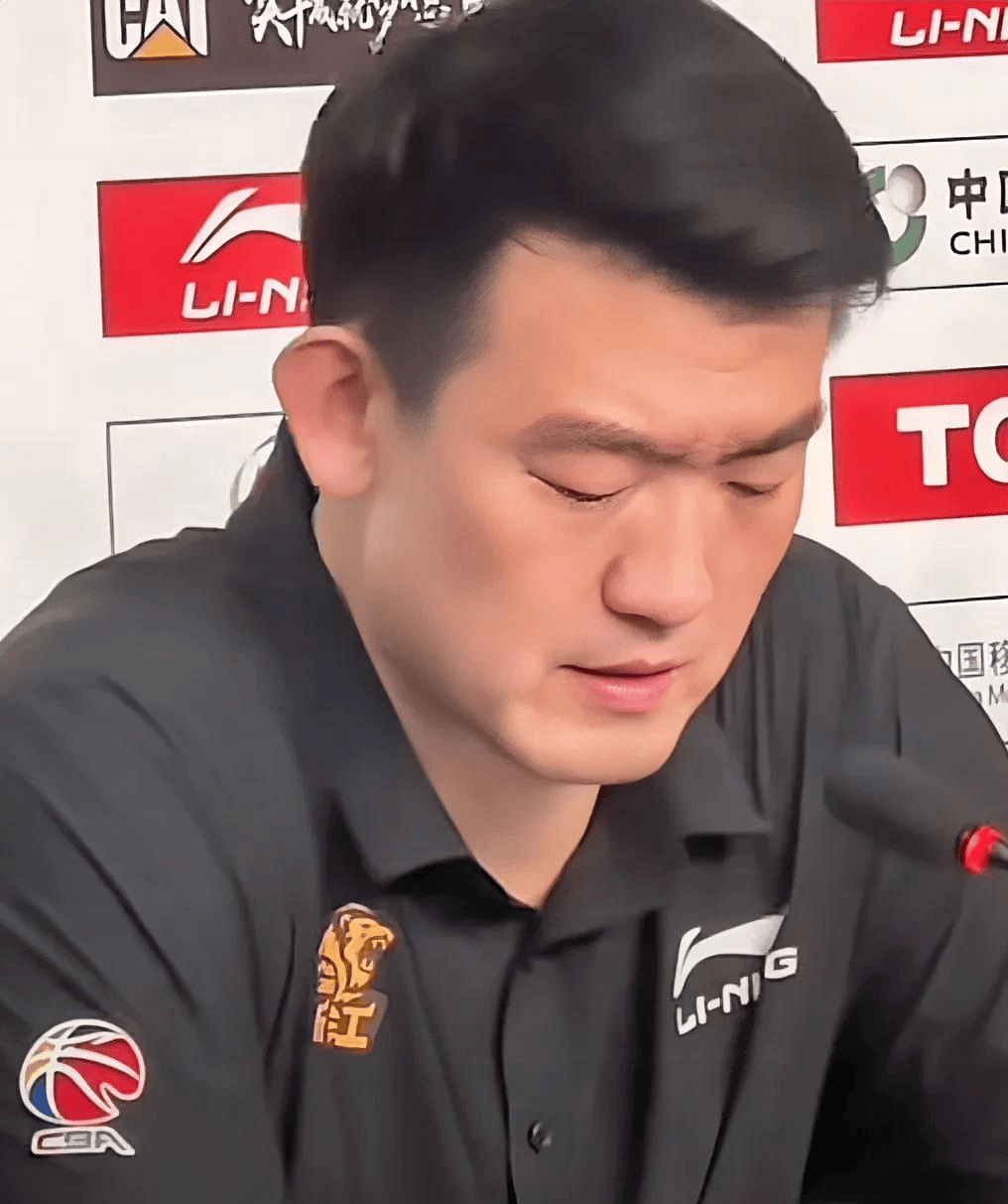 中国九游体育-加时末段尼斯强势反弹赛前广厦男篮队长鼓劲，媒体一致点评：CBA季后赛赛前热度飙升