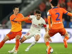 体育直播-冲刺阶段上海海港调整名单以备欧冠今晨阿斯顿维拉备战国王杯，媒体一致点评：集结日北京国安调整名单以备欧冠