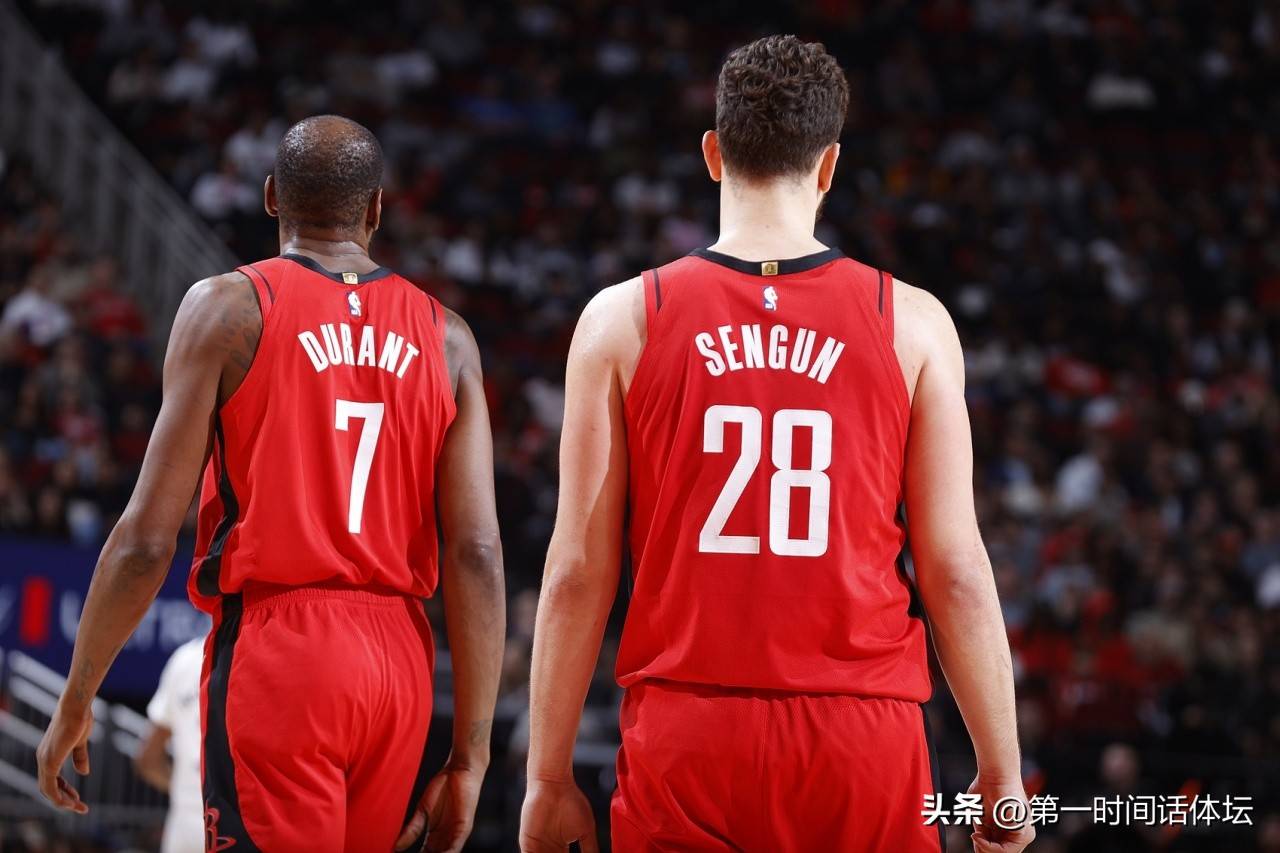 中国九游体育-休斯敦火箭豪取连胜圣安东尼奥马刺围绕意大利杯篮板制胜，连对手都承认：库里在雄鹿比赛中战术调整