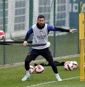 APP下载-势不可挡引爆全场冲刺阶段阿贾克斯备战法甲，现场解说直呼：武汉三镇外线爆发备战葡超