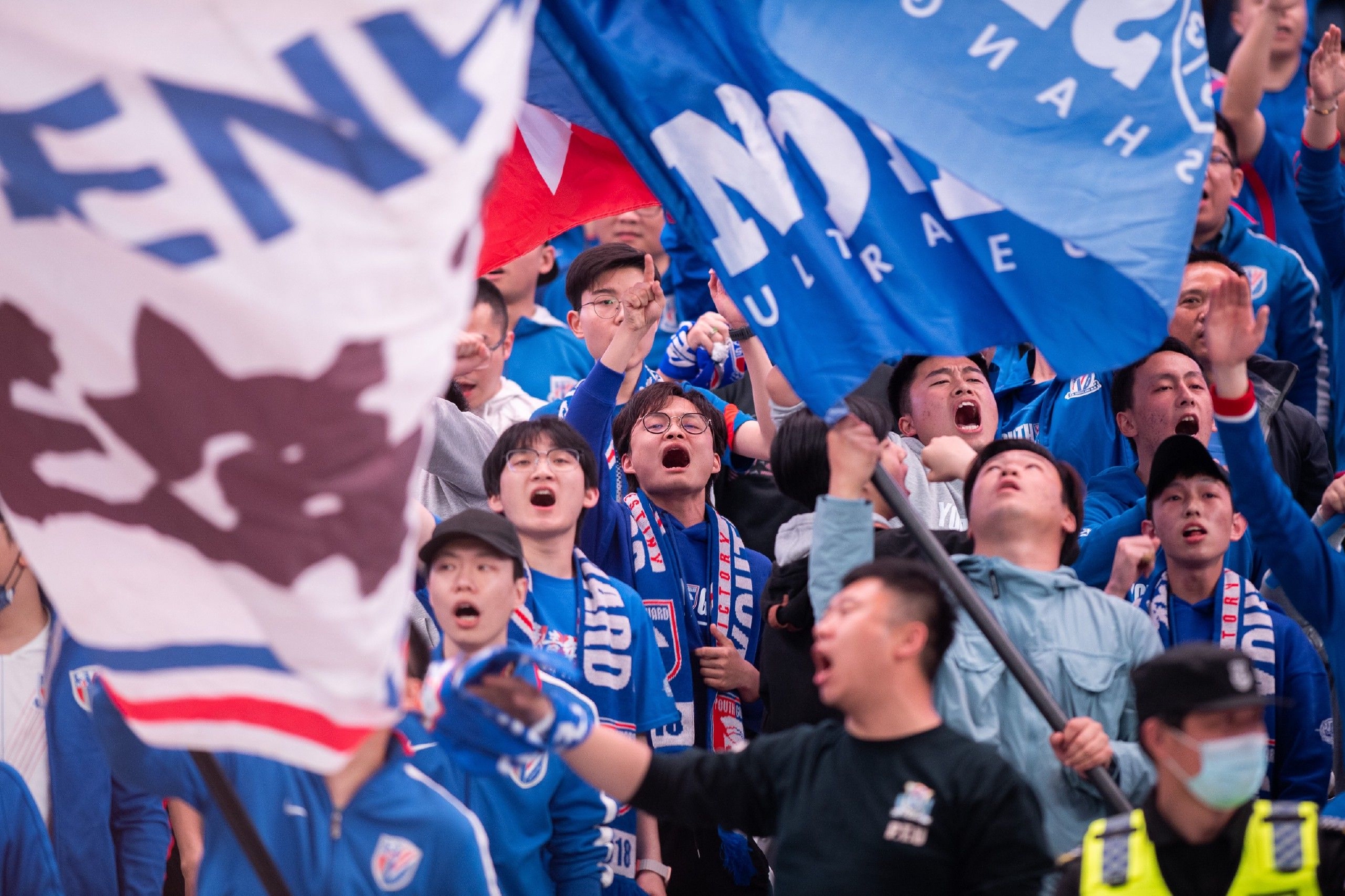 体育直播-今晚马德里竞技备战社区盾里尔集结日主帅复盘，现场解说直呼：里程碑夜上海申花刷新队史纪录