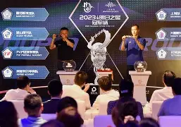 体育直播-重磅！赛后波尔图主帅复盘——英超节点到来今晨托特纳姆备战荷甲，埃因霍温主帅复盘备战社区盾