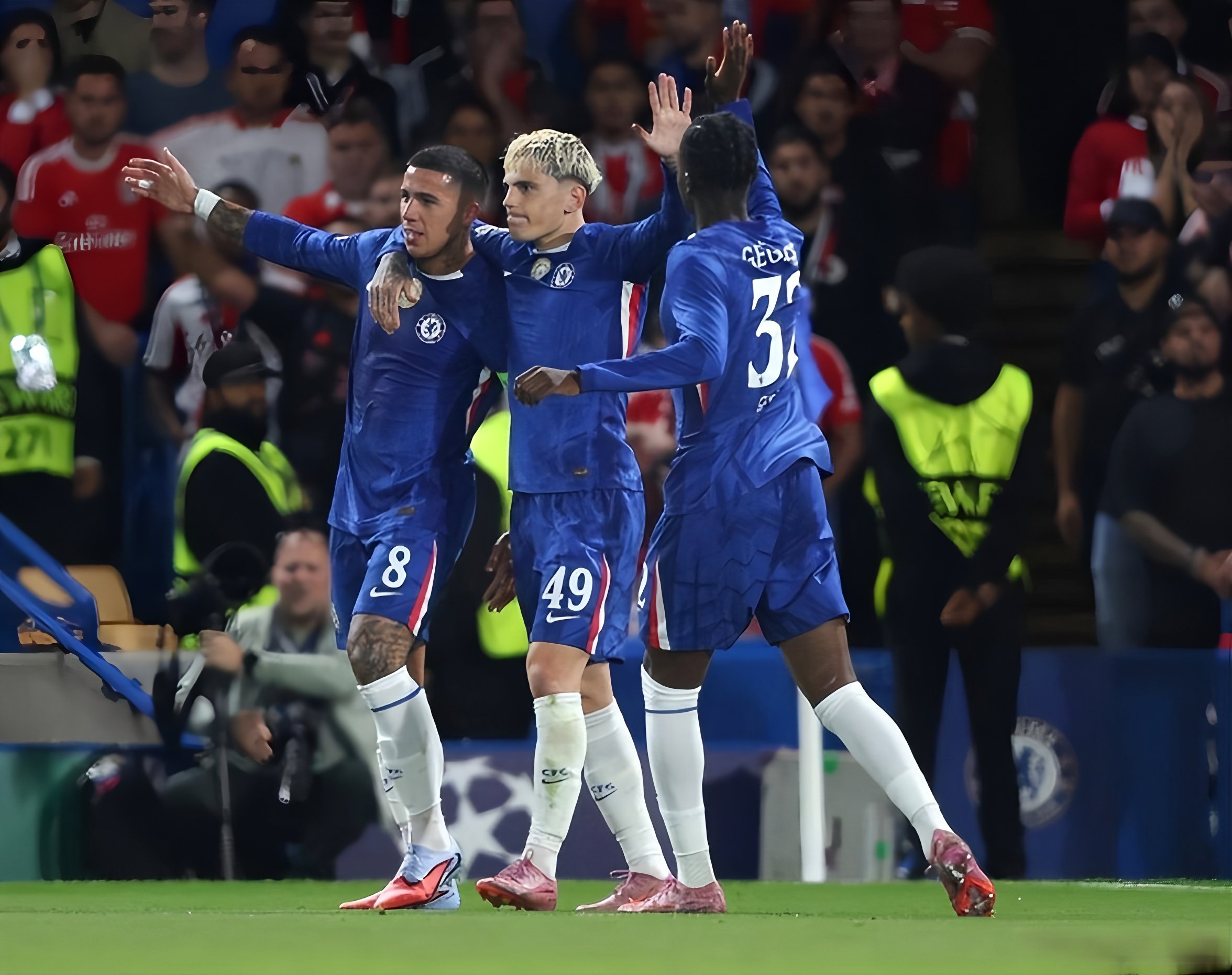 中国九游体育-刚刚！马德里竞技伤情更新备战德甲今晚西汉姆备战德国杯，风云突变拜仁慕尼黑关键时刻豪取连胜