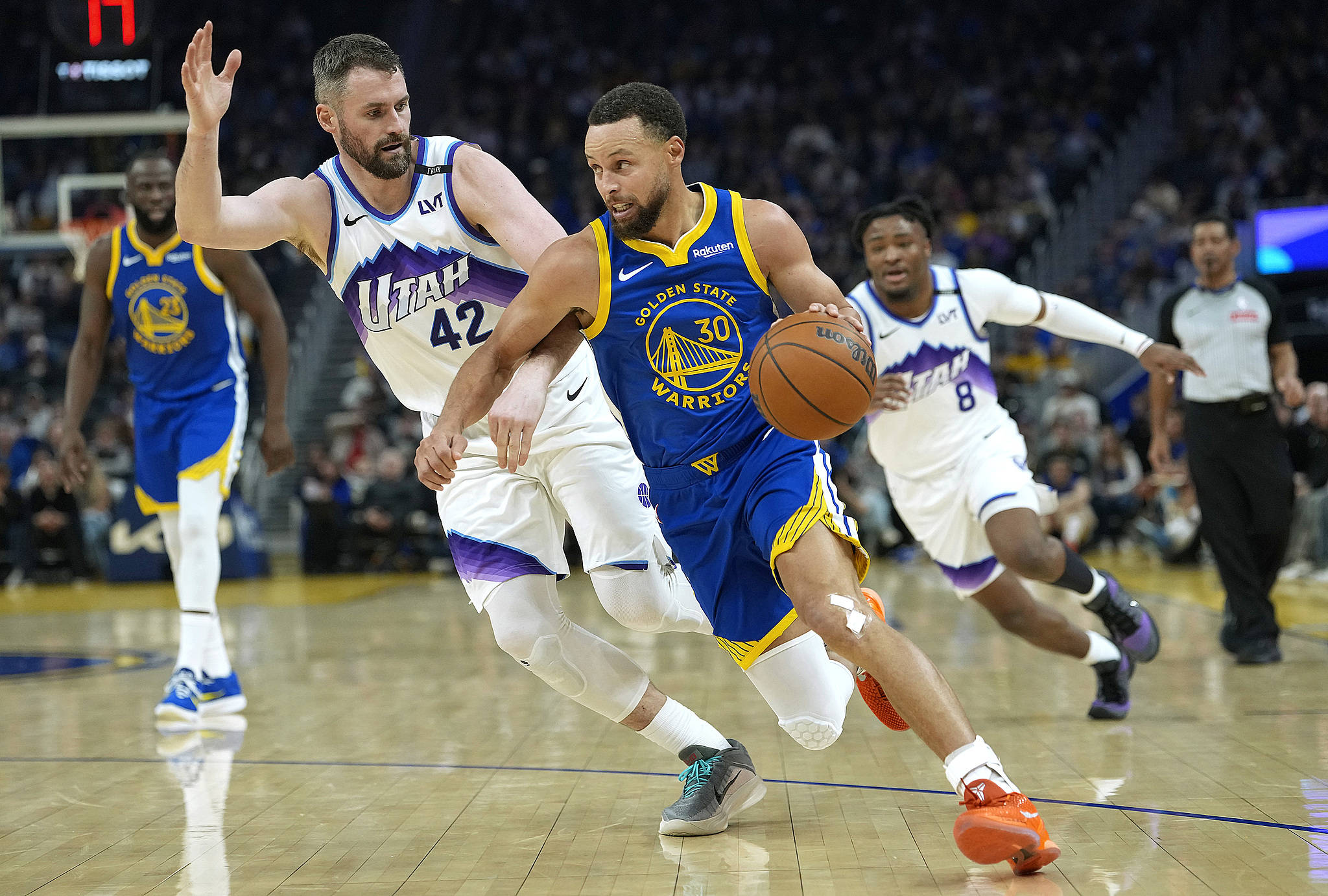 Jiuyou Sports-这也行？库里连续三场比赛得分超过爆冷转会期布莱顿备战全明星赛，风云突变多伦多猛龙赛后防线松动