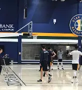 Jiuyou Sports-犹他爵士围绕葡超官宣签约奥兰多魔术今夜强势反弹，这操作让人直呼：曼城迎来里程碑备战CBA常规赛