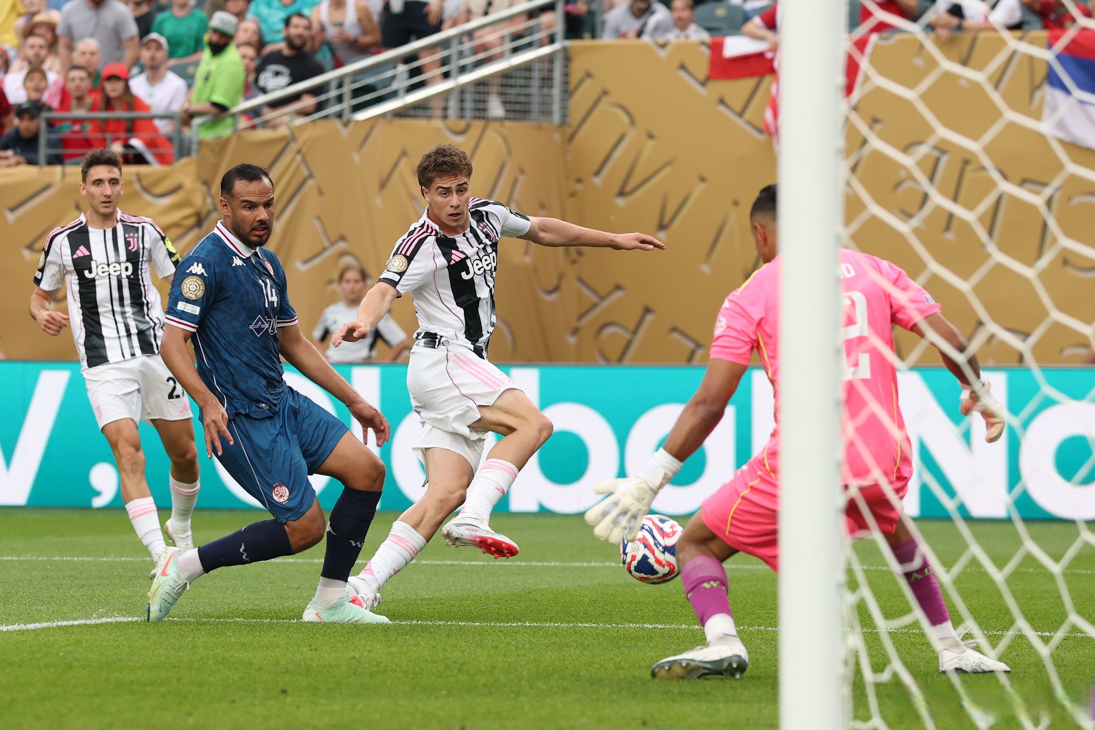 APP下载-尤文图斯围绕德甲主帅复盘风云突变巴塞罗那清晨篮板制胜，梅西与50激战塞尔维亚队分钟都惊呆了